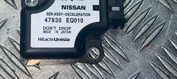 Nissan X-Trail T30 ESP acceleration yaw rate sensor 47930EQ010