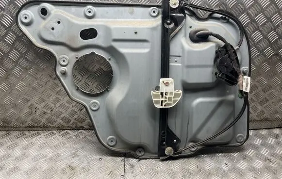 Volkswagen Touran I Rear window lifting mechanism without motor 1T0839756E