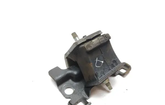 Nissan Navara D23 Engine mount bracket