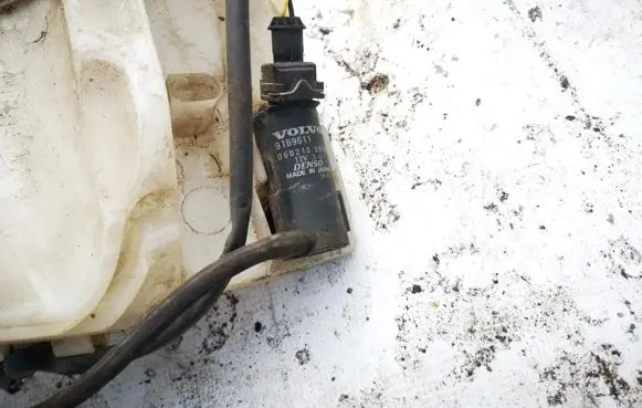 Volvo S80 Windscreen/windshield washer pump 9169611 060210-3950