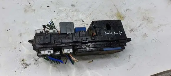 Mitsubishi L200 Fuse module MR563564