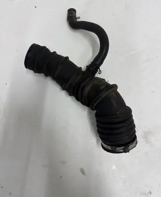 Toyota Avensis T250 Turbo air intake inlet pipe/hose 178810G011
