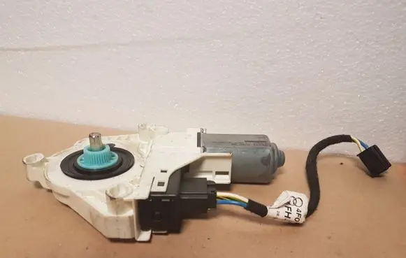 Audi A3 S3 8P Rear door window regulator motor 8P4959802D