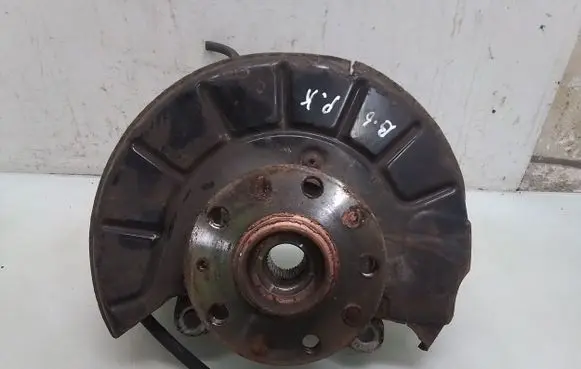 Volkswagen PASSAT B6 Front wheel hub