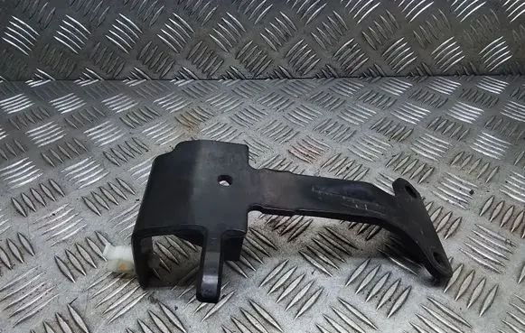 Lexus RX 450H Gearbox mounting bracket