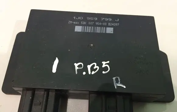 Volkswagen PASSAT B5 Comfort/convenience module 1J0959799J 5DK00795400