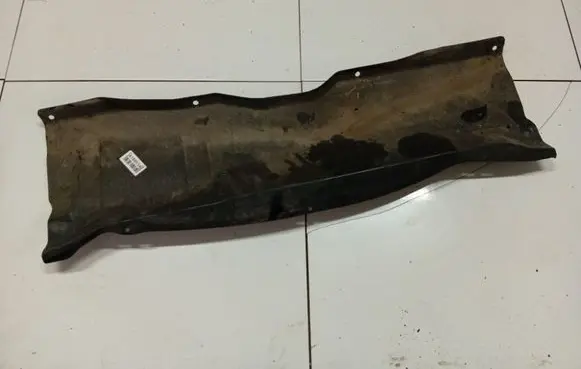 Suzuki Swift I Wiper trim