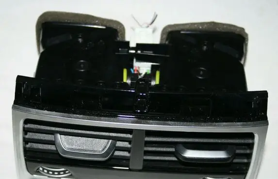 BMW 7 G11 G12 Rear air vent grill 930174508