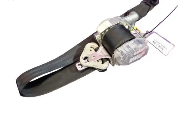 Nissan Micra Front seatbelt