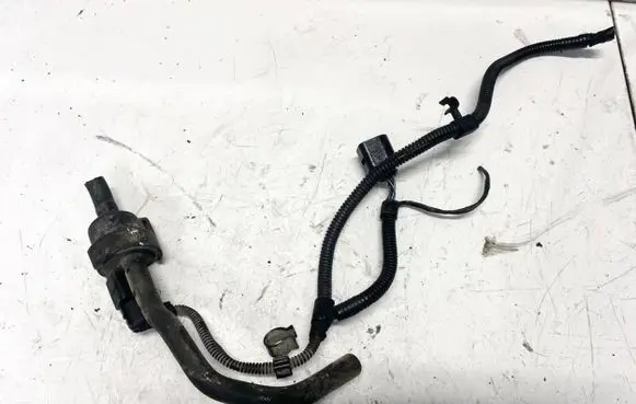 Volkswagen Touran I Valve vacuum 058133459
