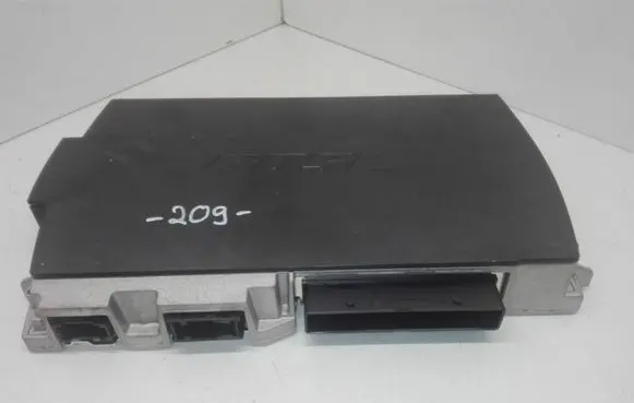 Audi Q3 8U Sound amplifier 8X0035223D 3233620110 8X0035223B