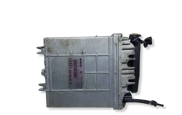 Audi A4 S4 B5 8D Engine control unit/module 028906021CEKASACJ 028906021CE 0281001425