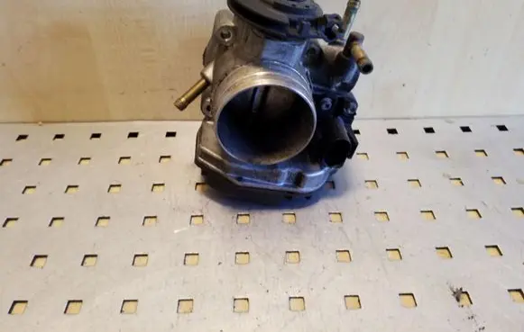 Audi A3 S3 8L Throttle valve 06A133064J