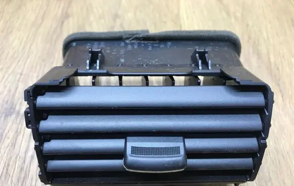 Mitsubishi Outlander Dash center air vent grill 8030A205