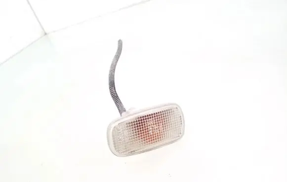 Toyota Corolla Verso E121 Front fender indicator light