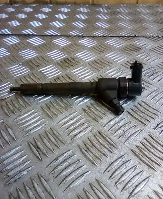 Opel Combo C Fuel injector 0445110083
