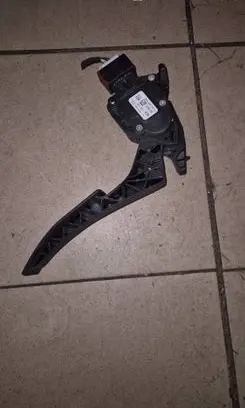 Opel Astra J Accelerator throttle pedal 6PV00976507 13252702 28012010