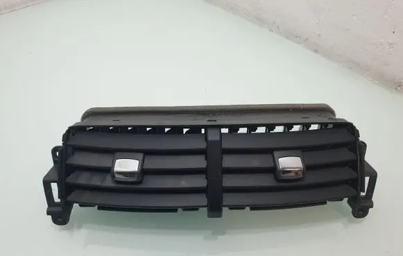 Dash center air vent grill