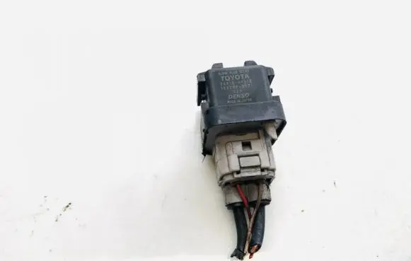 Toyota Avensis T250 Glow plug pre-heat relay 2861067010 28610-67010