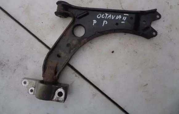 Skoda Octavia Mk2 (1Z) Front lower control arm/wishbone