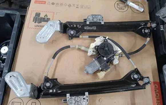 Maserati Ghibli Rear door window regulator with motor 670030023