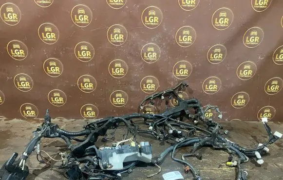Toyota Corolla Verso AR10 Engine installation wiring loom