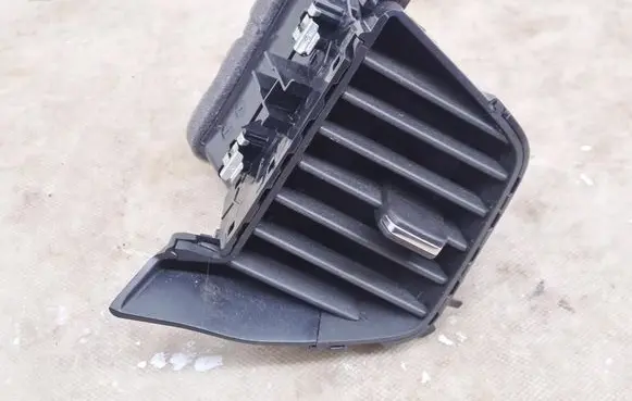 Opel Mokka B Dashboard side air vent grill/cover trim 98362778