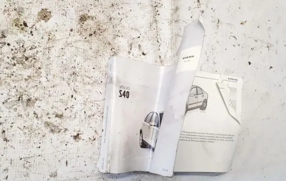 Volvo V50 Owners service history hand book 
