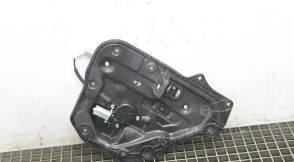 Mazda CX-5 Rear window lifting mechanism without motor KD537297X