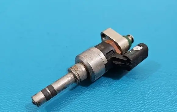 Opel Astra K Fuel injector 55577403 IMPRK1569981