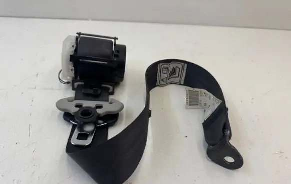 Honda CR-V Rear seatbelt 6073542