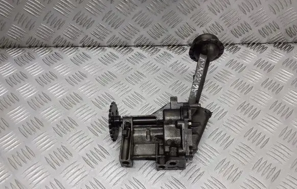 Dacia Logan I Oil pump 8200307174