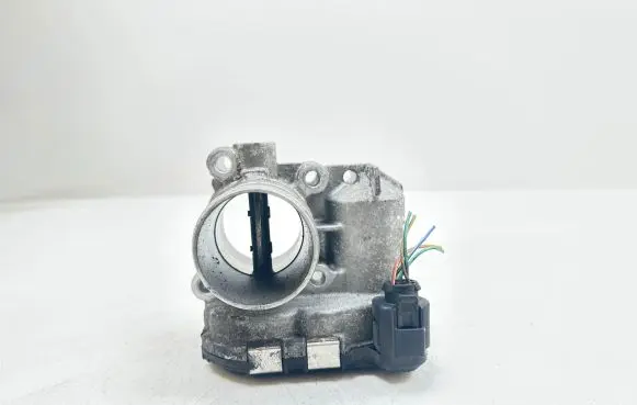 Nissan Qashqai Throttle valve 8200330810 0281002681 8200330812
