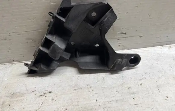 Volvo XC60 Front bumper mounting bracket 31383164