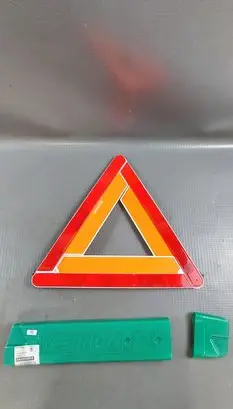 Skoda Superb B8 (3V) Emergency warning sign GGA093001A