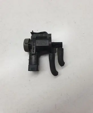 Volkswagen Touareg I Turbo solenoid valve AJ0906283C