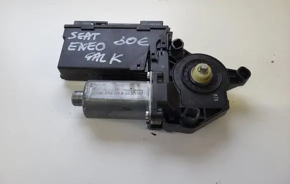 Seat Exeo (3R) Rear door window regulator motor