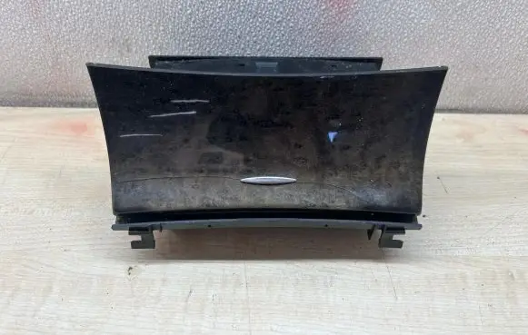 Mercedes-Benz E W211 Ashtray (front) 2118202375