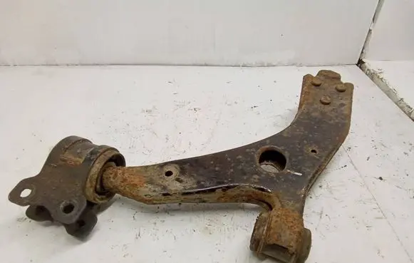 Ford Focus C-MAX Front lower control arm/wishbone