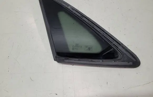 Audi Q3 F3 Rear side window 83F845297