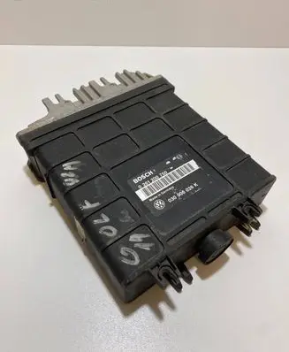 Volkswagen Golf III Engine control unit/module 030906026K 0261200750