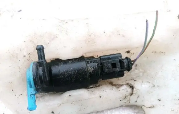 Mercedes-Benz A W168 Windscreen/windshield washer pump