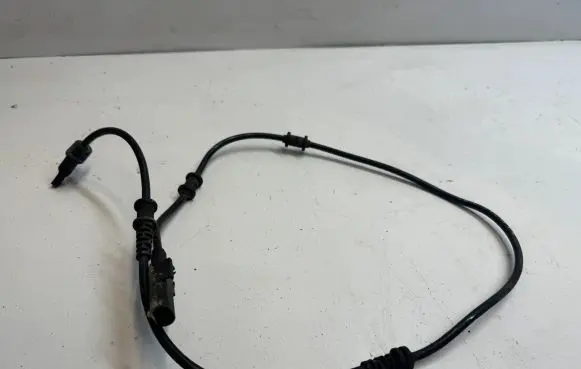 Mercedes-Benz GLA W156 X156 ABS brake wheel speed sensor A2465402510
