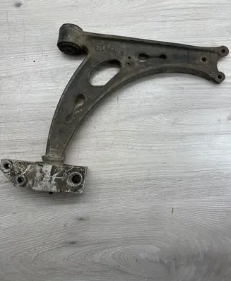 Volkswagen Golf V Front lower control arm/wishbone