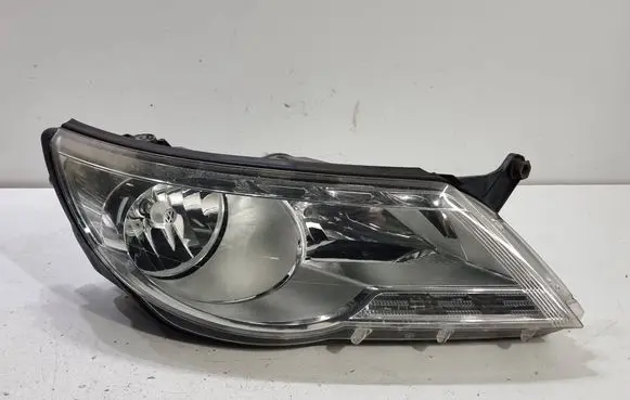 Volkswagen Tiguan Headlight/headlamp 5N2941032K 1LD24703804 24703804000222