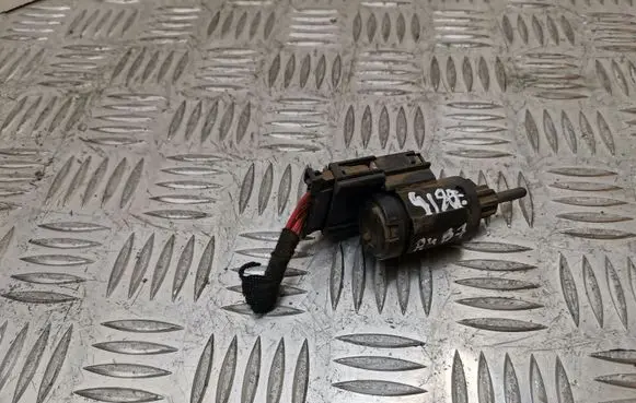 Audi A4 S4 B7 8E 8H Brake pedal sensor switch 3B0945511C