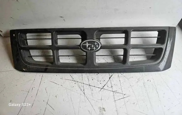 Subaru Forester SF Front bumper upper radiator grill