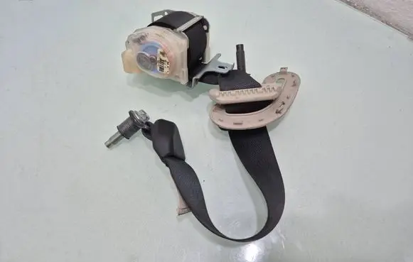 Infiniti QX60 L50 Rear seatbelt 898443JA0B