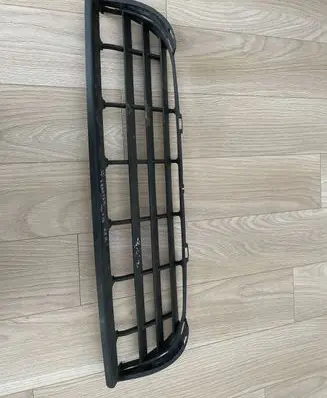 Volkswagen Crafter Front bumper lower grill