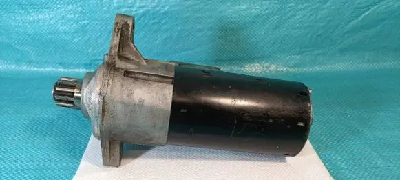 Volkswagen Caddy Starter motor 02E911024A
